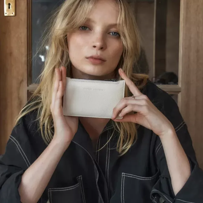 Status Anxiety Wallets>Avoiding Things - Chalk