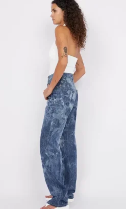 Bec + Bridge Tops><noscript><img width=